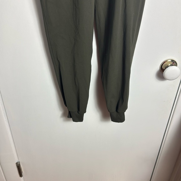 Lululemon Keep Moving Jogger Olive Green Size 0 - Picture 3 of 11
